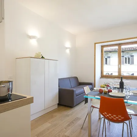 Alinari Apartment-3